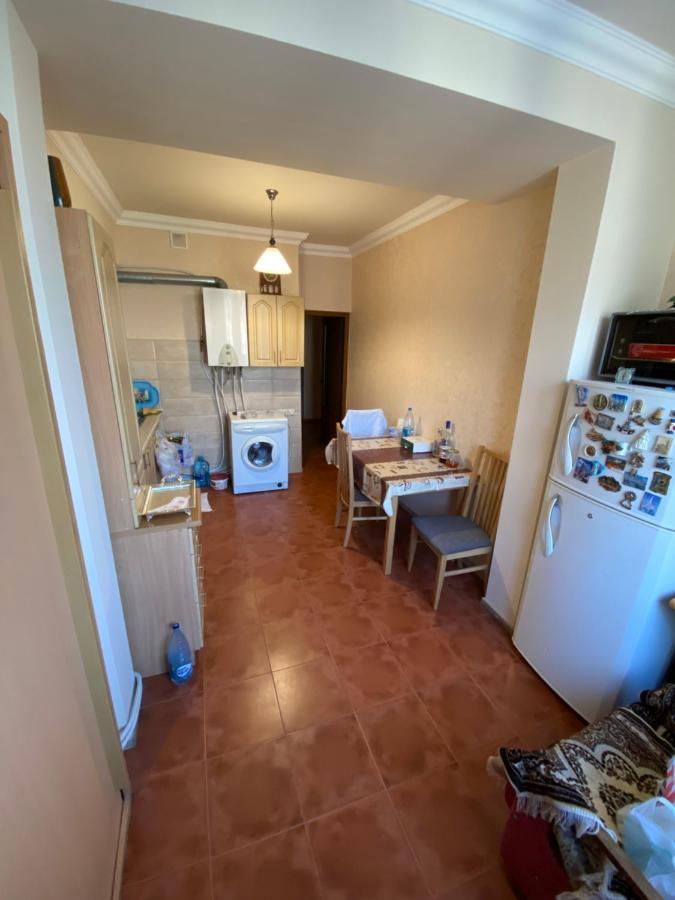 Large Cozy Apartment On Beginning Of Komitas Ave エレバン エクステリア 写真